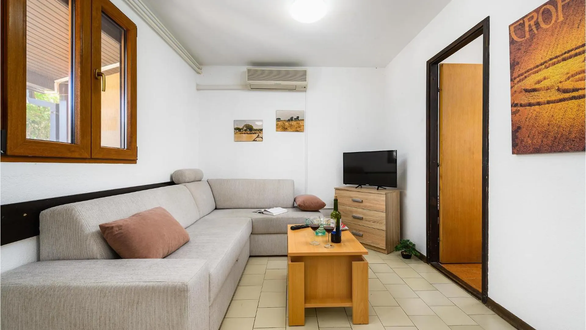 Lovely Apartment In Rovinjsko Selo With Kitchen